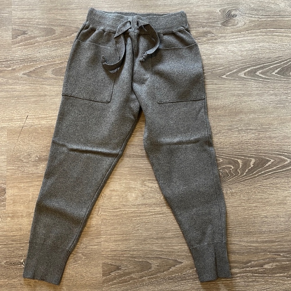 Zara Joggers in small